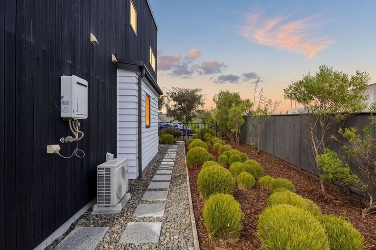 Photo of property in 8 Alexander French Close, Silverdale, 0932