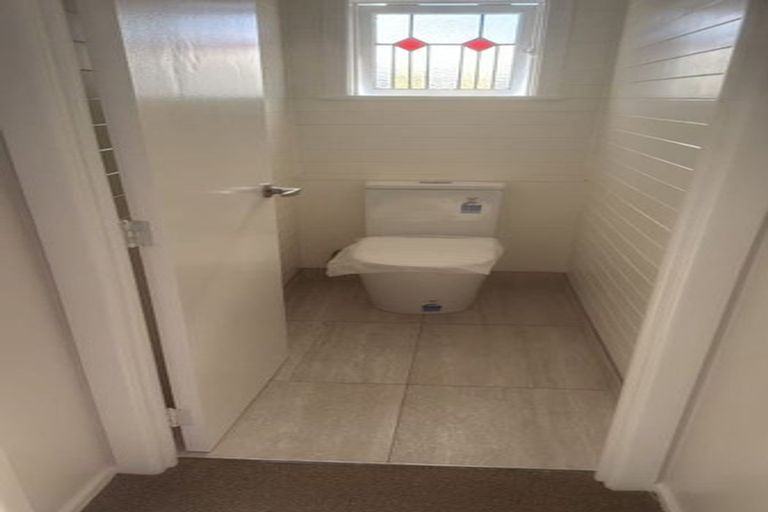 Photo of property in 21 Mayfair Crescent, Mairangi Bay, Auckland, 0630