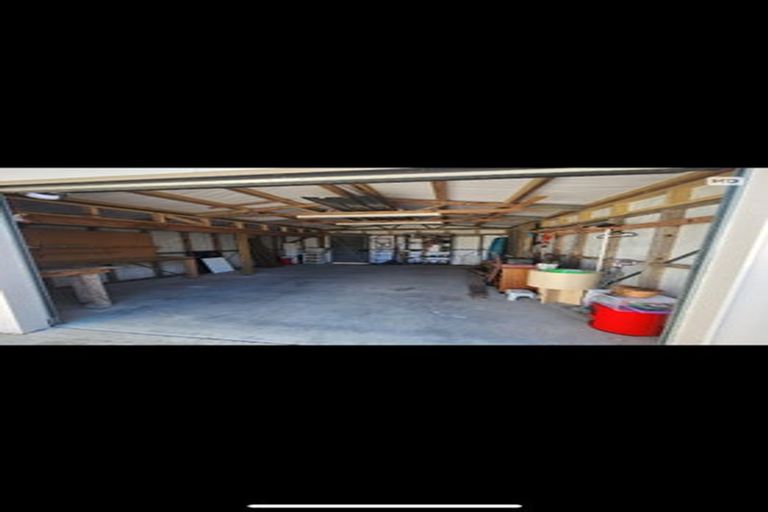 Photo of property in 2/228 East Coast Road, Forrest Hill, Auckland, 0620