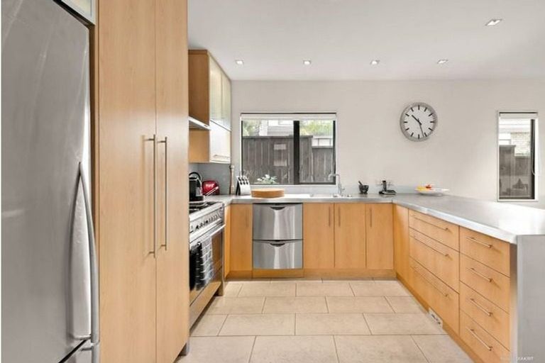 Photo of property in 48a Picasso Drive, West Harbour, Auckland, 0618