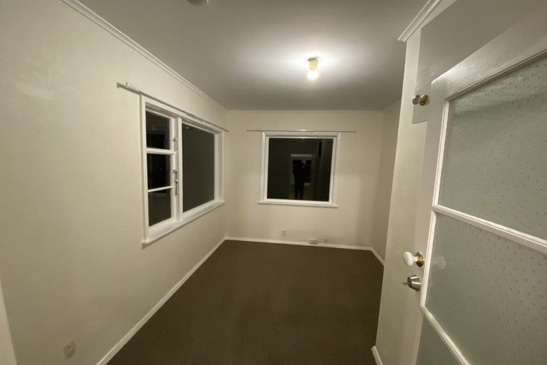 Photo of property in 1/158 Newlands Road, Newlands, Wellington, 6037