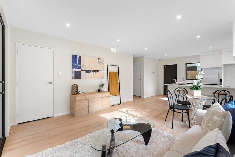 Photo of property in 3/10 Orchid Place, Te Atatu South, Auckland, 0610