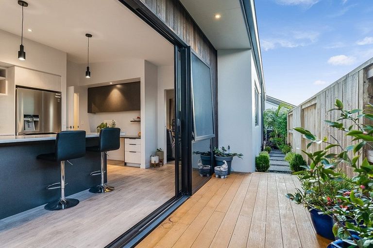 Photo of property in 10 Knightia Drive, Papamoa Beach, Papamoa, 3118