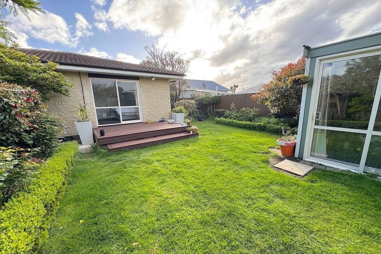Photo of property in 2/129 Marriotts Road, New Brighton, Christchurch, 8083