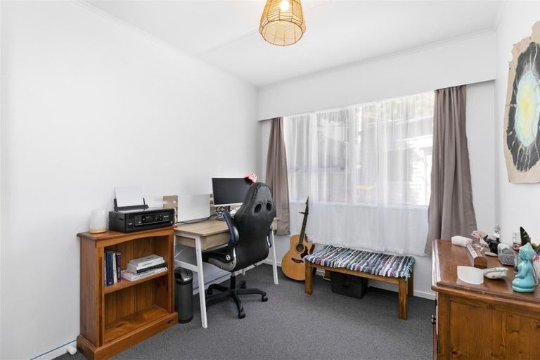 Photo of property in 13b John Street, Stokes Valley, Lower Hutt, 5019