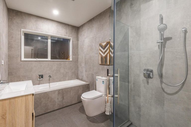 Photo of property in 8 Konoba Avenue, Kumeu, 0810