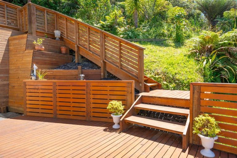 Photo of property in 11 Bogle Grove, Stokes Valley, Lower Hutt, 5019