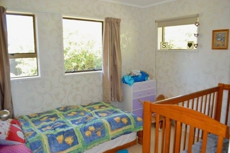 Photo of property in 11a Toi Street, Otaki Beach, Otaki, 5512