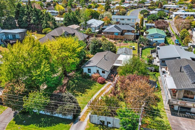 Photo of property in 14 Sunset Street, Hilltop, Taupo, 3330