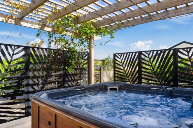 Photo of property in 13 Awanui Crescent, Matakana, Warkworth, 0985