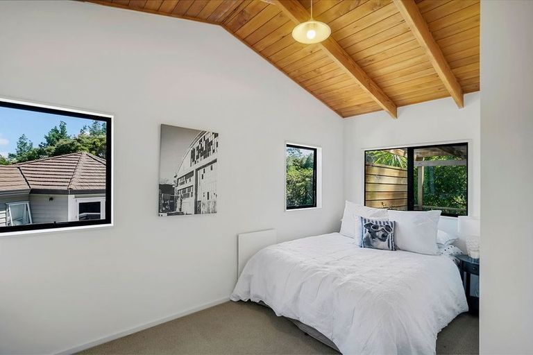 Photo of property in 1/55 James Evans Drive, Northcote, Auckland, 0627