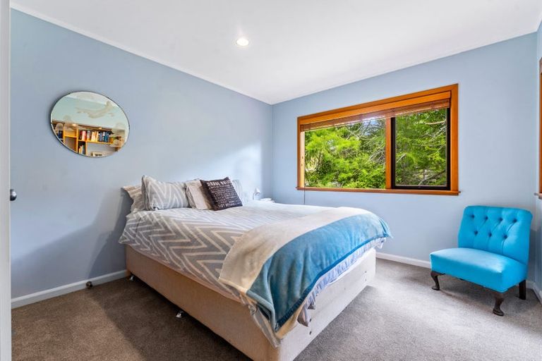Photo of property in 37 Kiteroa Terrace, Rothesay Bay, Auckland, 0630
