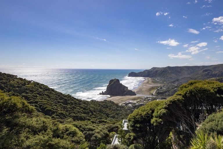 Photo of property in 85 Piha Road, Piha, New Lynn, 0772