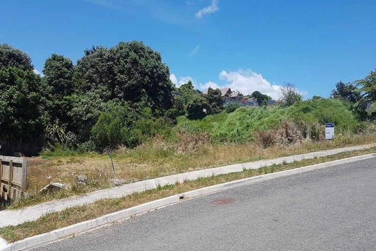 Photo of property in 2 Frederick Place, Whalers Gate, New Plymouth, 4310