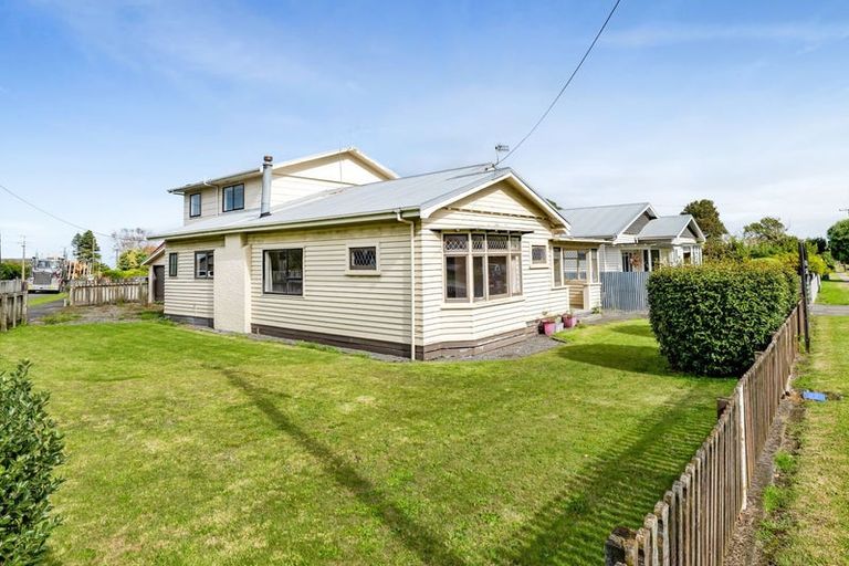 Photo of property in 117 Weraroa Road, Waverley, 4510