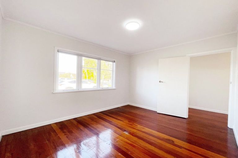 Photo of property in 22 Rathgar Road, Henderson, Auckland, 0610