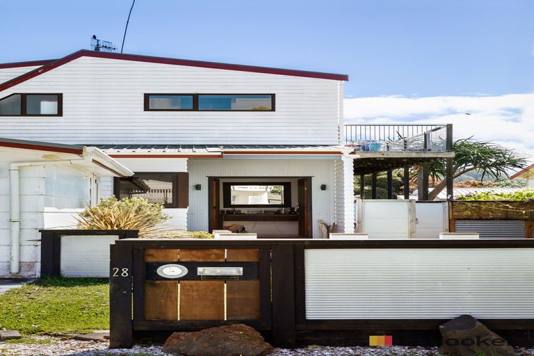 Photo of property in 28 Ocean View Road, Waihi Beach, 3611