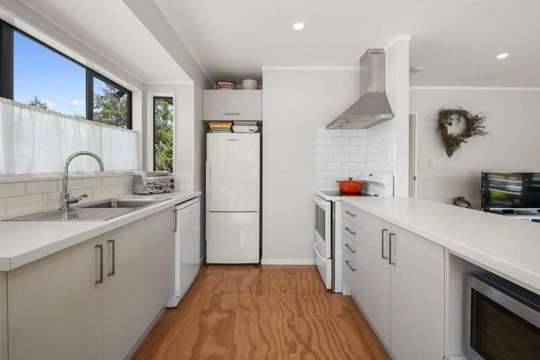 Photo of property in 10 Antonia Place, Kinloch, Taupo, 3377