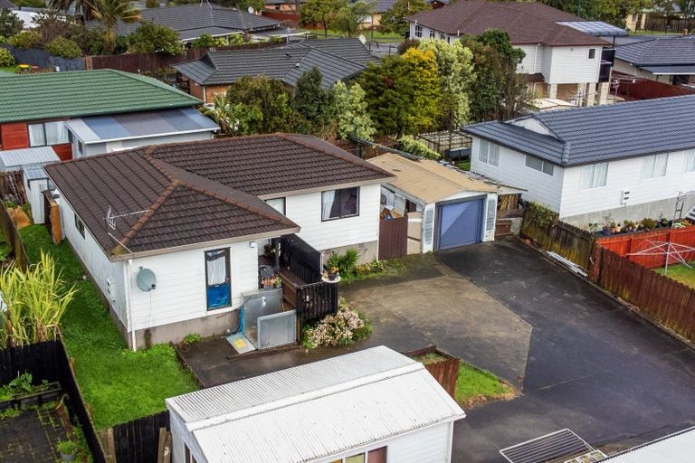 Photo of property in 2/4 Myna Place, Weymouth, Auckland, 2103