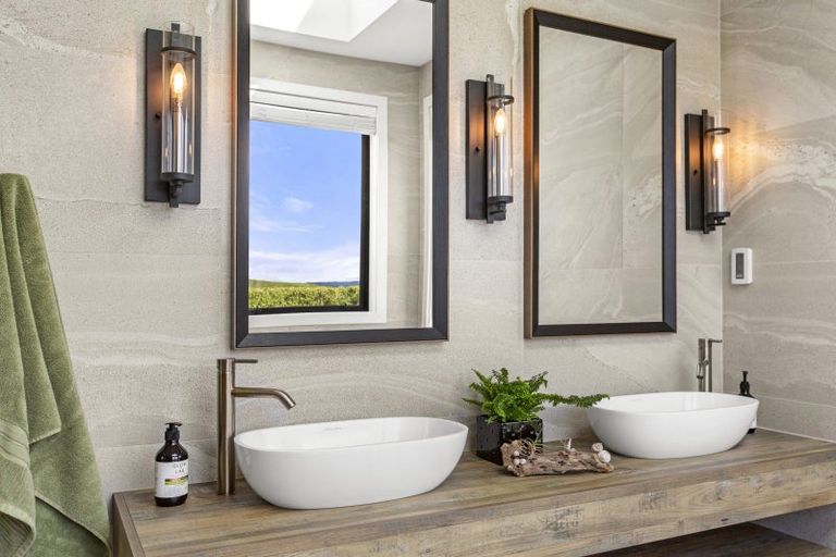 Photo of property in 387 Te Tahi Road, Puketotara, Te Awamutu, 3876