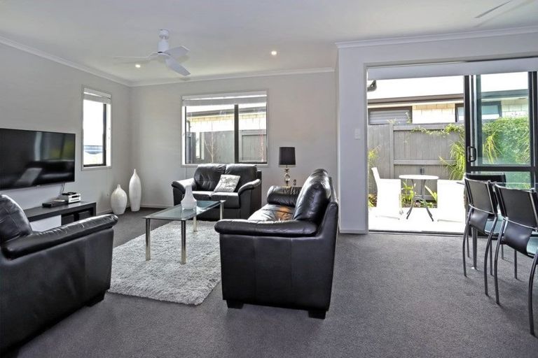 Photo of property in 24 Harding Drive, Papamoa Beach, Papamoa, 3118