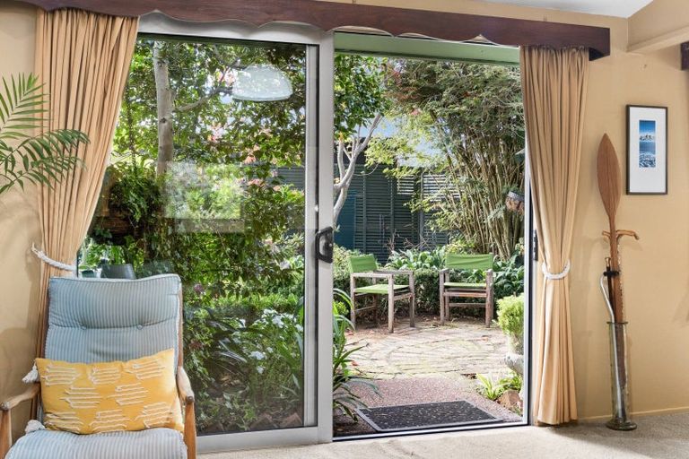 Photo of property in 12b Saint Hill Lane, Havelock North, 4130