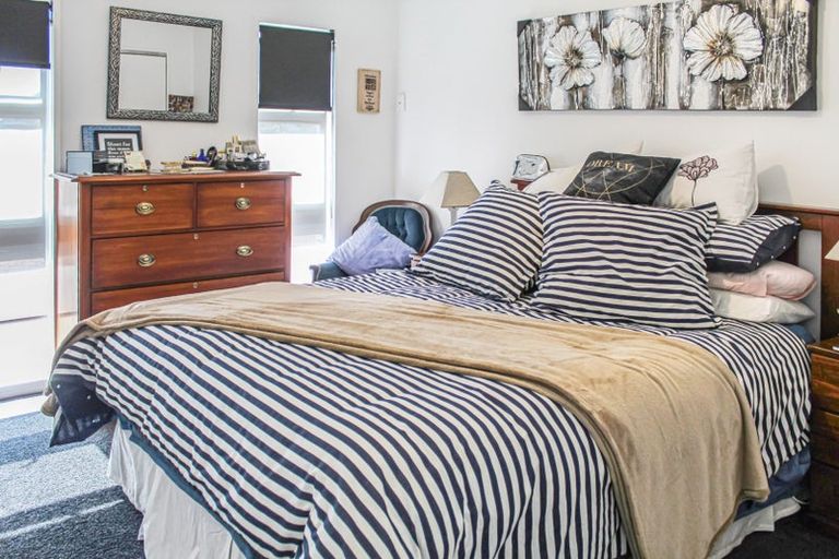 Photo of property in 8a Bruce Place, Highbury, Palmerston North, 4412