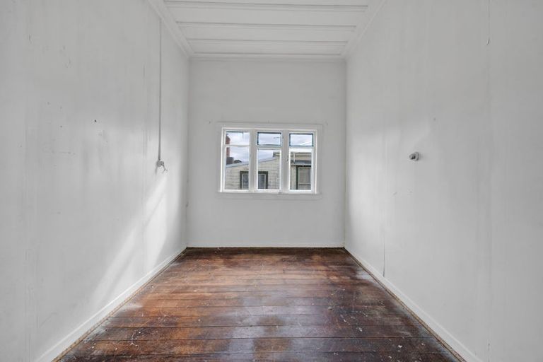 Photo of property in 15 Cornwall Street, Eltham, 4322