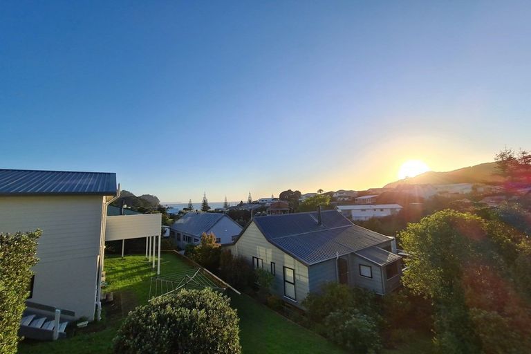Photo of property in 221 Russell Bruce Place, Onemana, Whangamata, 3691