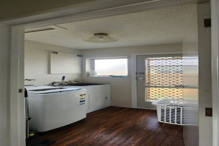 Photo of property in 2/50 Chipping Lane, Redwood, Christchurch, 8051