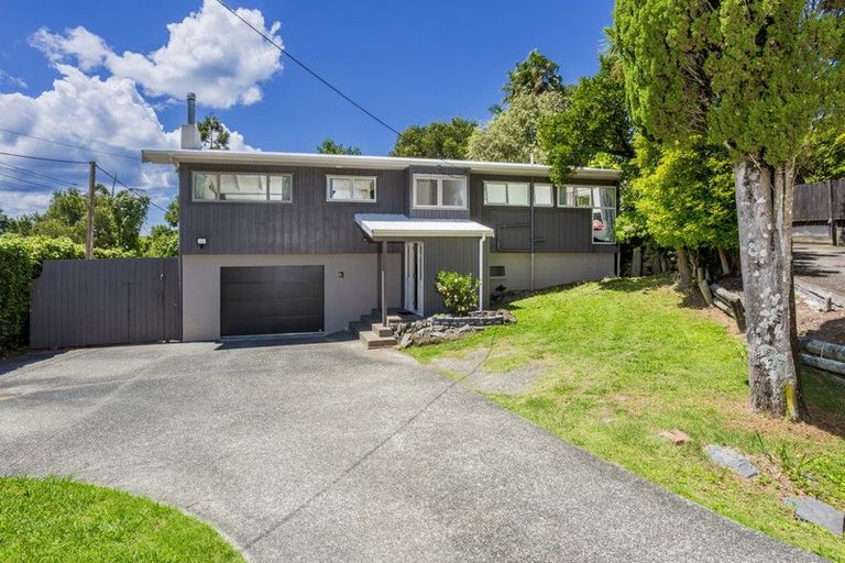 Photo of property in 1/3 Glenvar Road, Torbay, Auckland, 0630