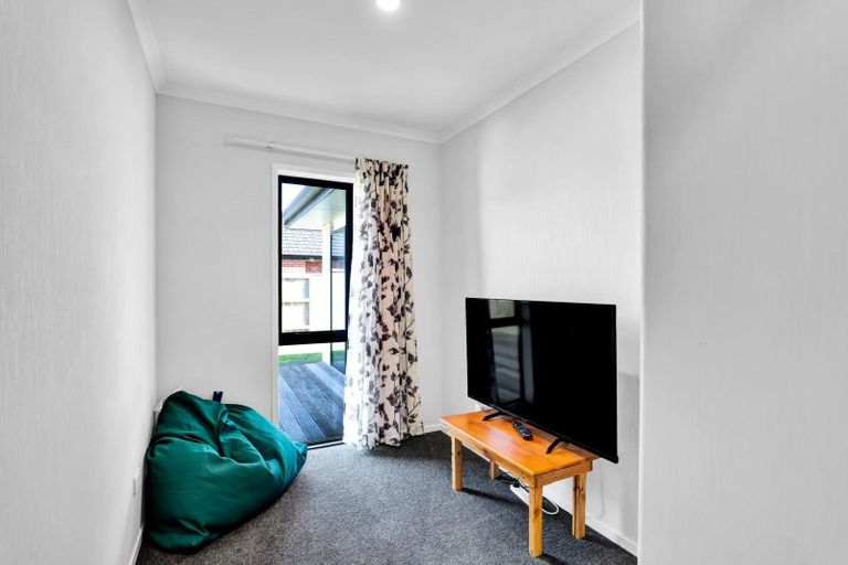 Photo of property in 3 Tangaroa Street, Waitara, 4320