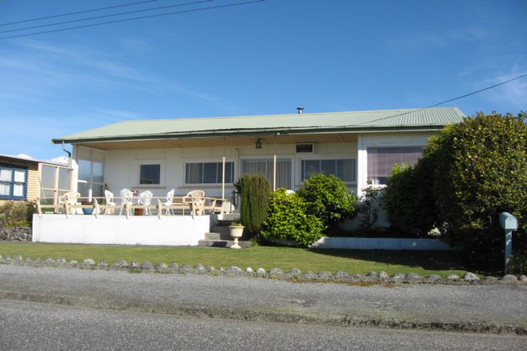 Photo of property in 11 Marine Parade, Carters Beach, Westport, 7825