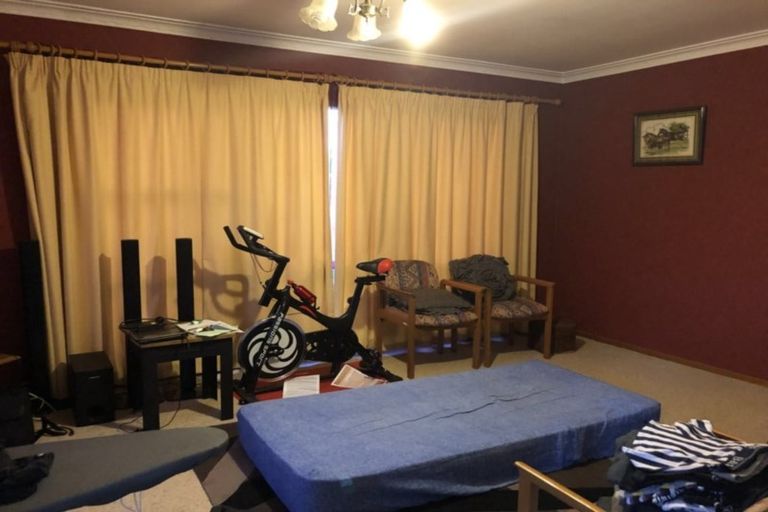 Photo of property in 1 Sovereign Place, Glenfield, Auckland, 0629