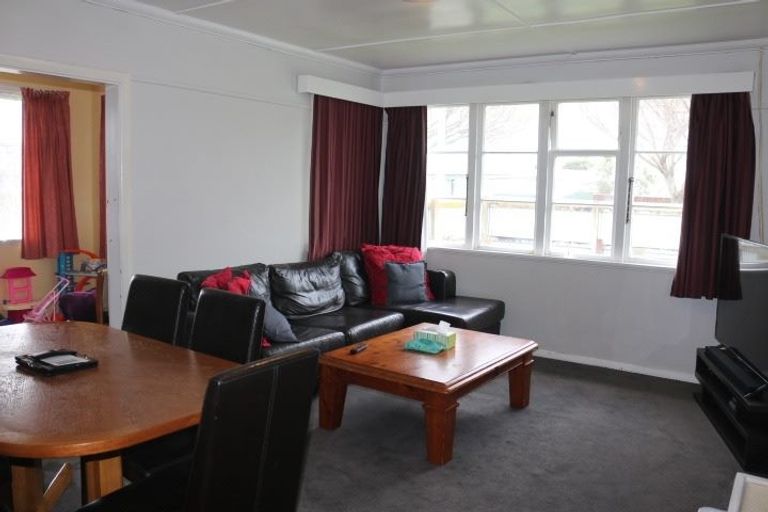 Photo of property in 660 Featherston Street, Roslyn, Palmerston North, 4414
