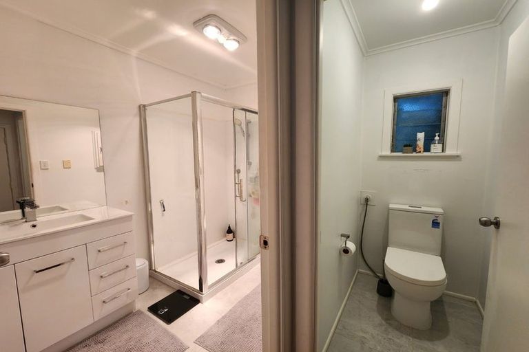 Photo of property in 18a Parrs Cross Road, Henderson, Auckland, 0612