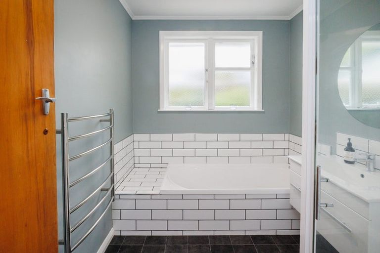 Photo of property in 3 Buick Crescent, Awapuni, Palmerston North, 4412