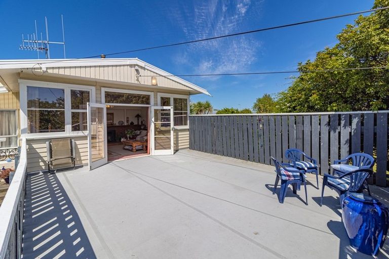 Photo of property in 15 Nikau Street, Tawhero, Whanganui, 4501