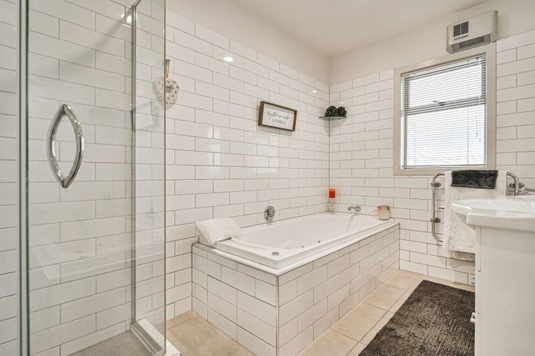 Photo of property in Cheltenham Court, 604 Market Street South, Hastings, 4122