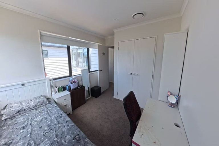 Photo of property in 11 Pihoihoi Place, Hobsonville, Auckland, 0616