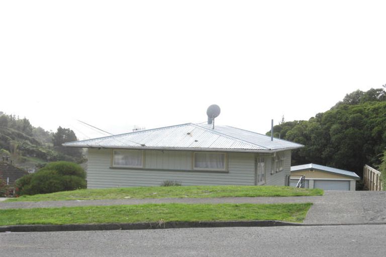 Photo of property in 12 Holmes Grove, Naenae, Lower Hutt, 5011