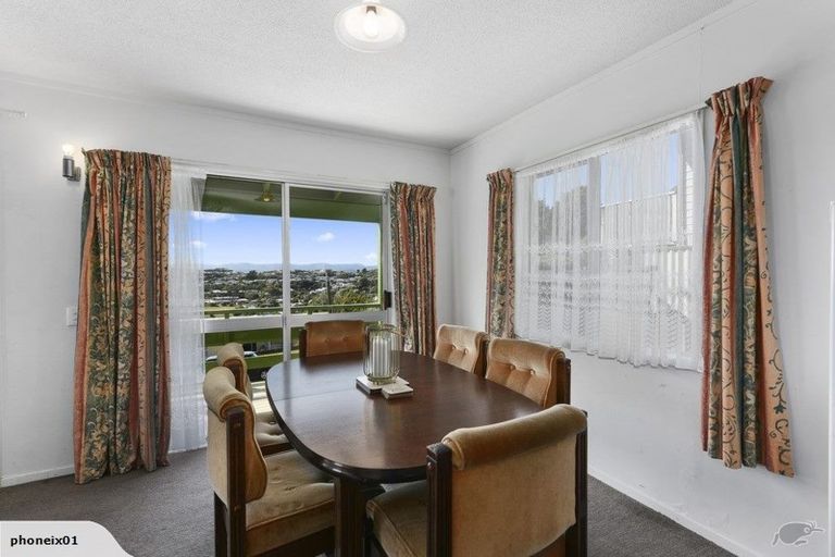 Photo of property in 7 Fitzpatrick Street, Newlands, Wellington, 6037