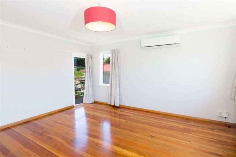 Photo of property in 6 Pollen Street, Johnsonville, Wellington, 6037