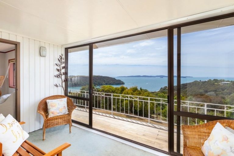 Photo of property in 12 Kotare Place, Sandspit, Warkworth, 0982