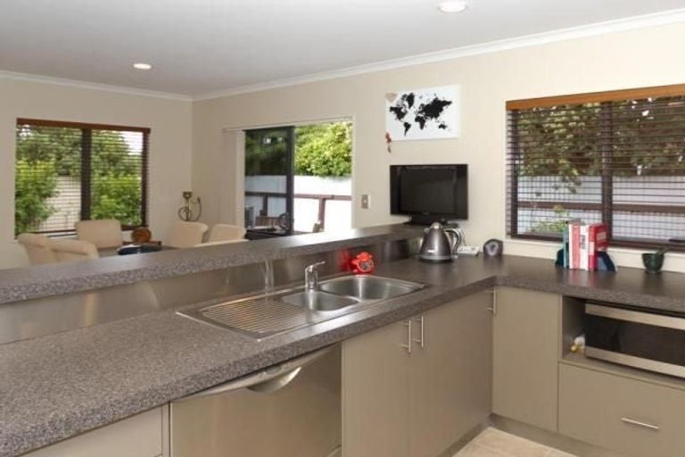 Photo of property in 9a Oxford Street, Taradale, Napier, 4112