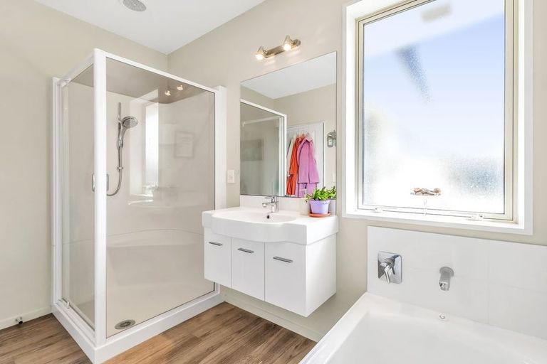 Photo of property in 1 Greenan Place, Doyleston, 7683