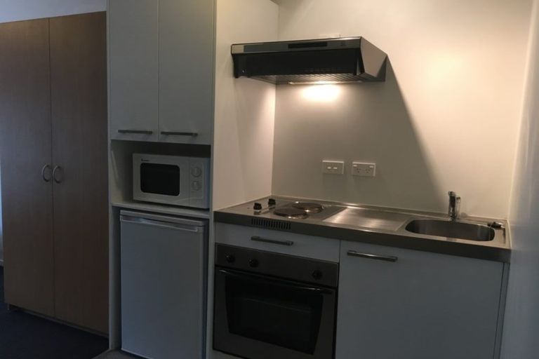 Photo of property in Orange Apartments/victoria Centr, 906/169 The Terrace, Wellington Central, Wellington, 6011