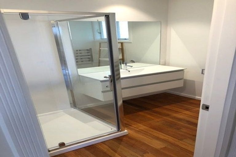 Photo of property in 11a Straven Road, Riccarton, Christchurch, 8011