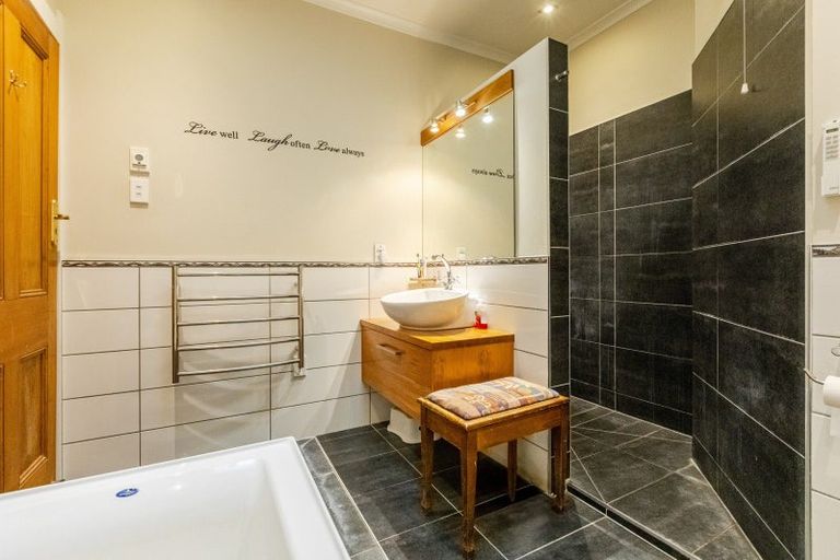 Photo of property in 100 Mount Herbert Road, Waipukurau, 4200