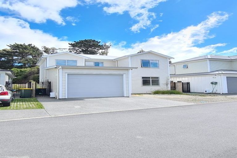 Photo of property in 4 Glide Lane, Whitby, Porirua, 5024